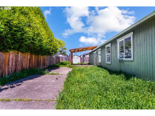 87564 TREK Dr, Veneta, OR 97487