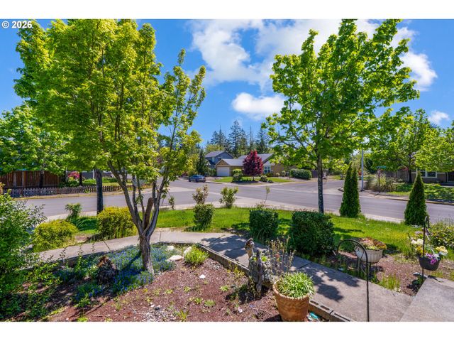 87564 TREK Dr, Veneta, OR 97487