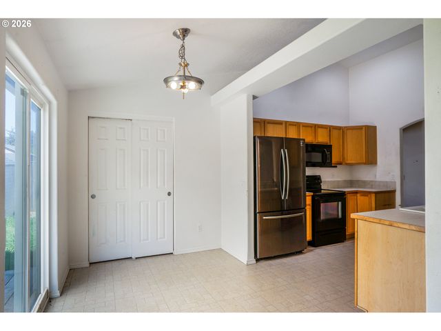 87564 TREK Dr, Veneta, OR 97487