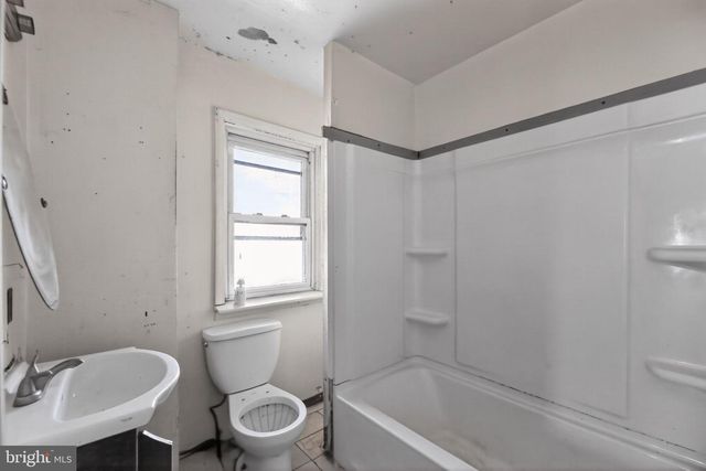 136 N 25TH ST, Camden, NJ 08105