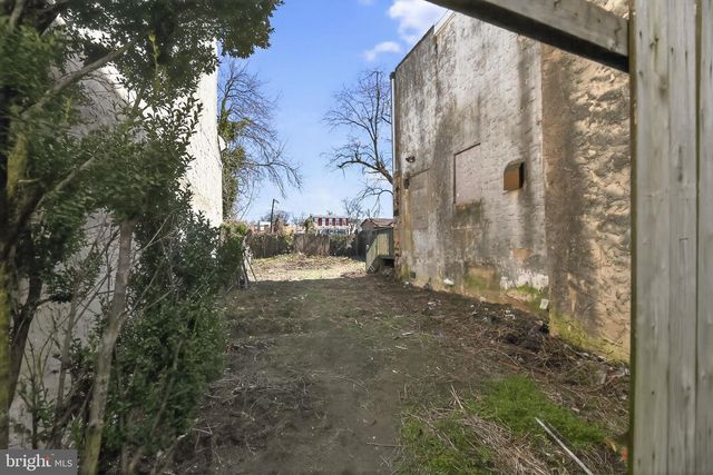 136 N 25TH ST, Camden, NJ 08105