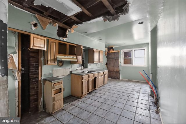 136 N 25TH ST, Camden, NJ 08105