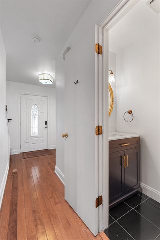 1803 Farmbrook Drive, Troy, MI 48098