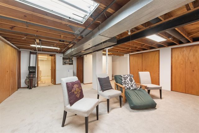 1803 Farmbrook Drive, Troy, MI 48098