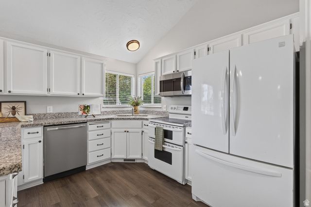 1317 E KNOLLWOOD DR, Sandy, UT 84092