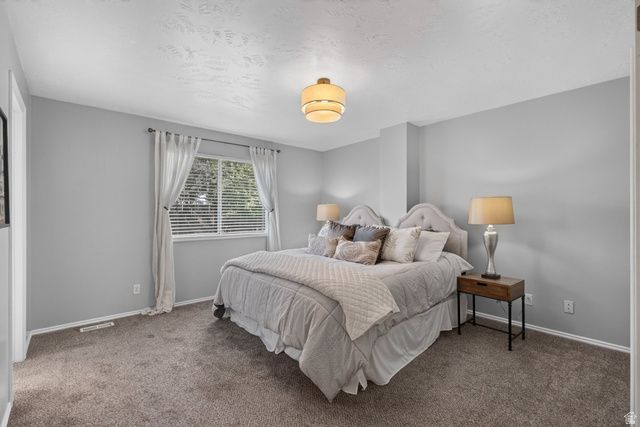 1317 E KNOLLWOOD DR, Sandy, UT 84092