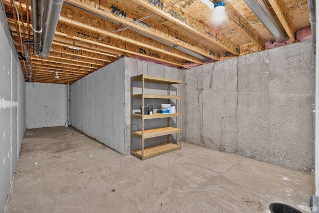 1317 E KNOLLWOOD DR, Sandy, UT 84092