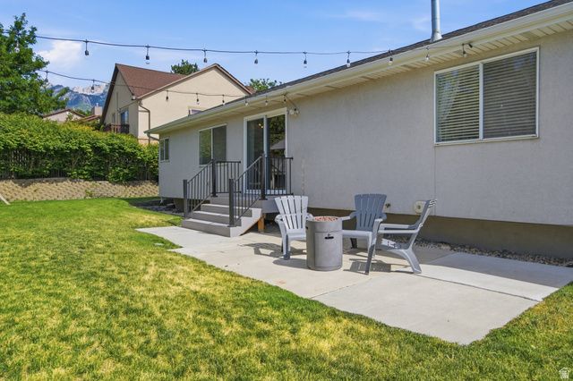 1317 E KNOLLWOOD DR, Sandy, UT 84092