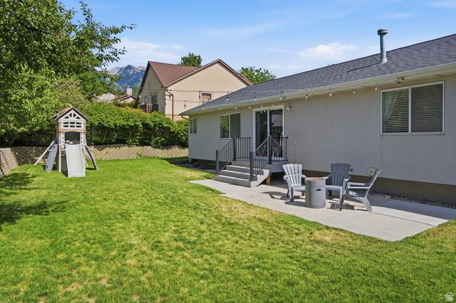 1317 E KNOLLWOOD DR, Sandy, UT 84092