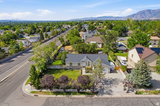 1317 E KNOLLWOOD DR, Sandy, UT 84092