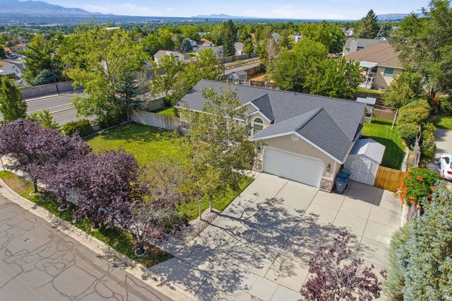 1317 E KNOLLWOOD DR, Sandy, UT 84092