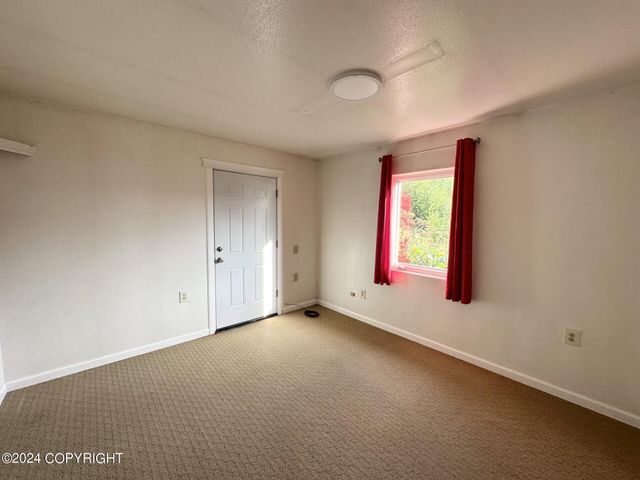 32925 Voznesenka Road, Homer, AK 99603