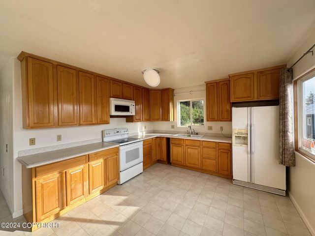 32925 Voznesenka Road, Homer, AK 99603