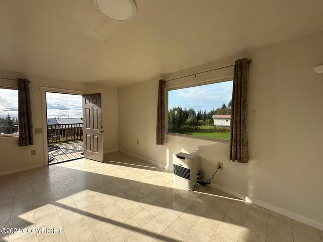 32925 Voznesenka Road, Homer, AK 99603
