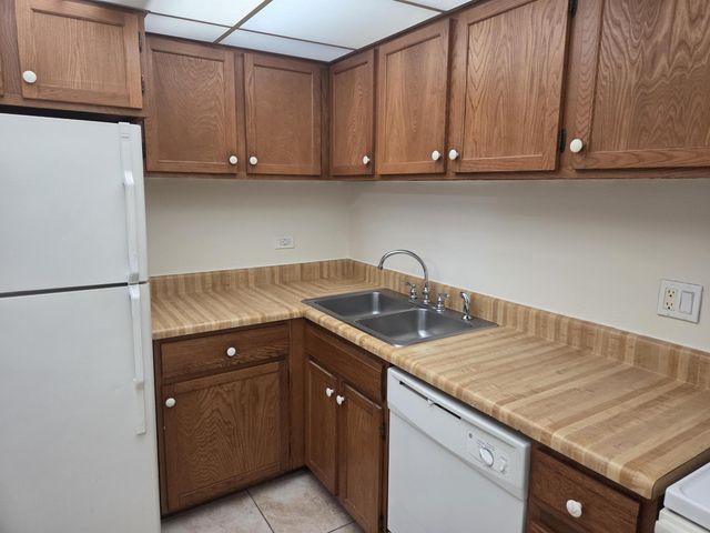 3750 Inverrary Drive 2f, Lauderhill, FL 33319