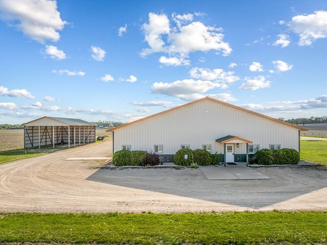 11635 Wange Road, Capron, IL 61012