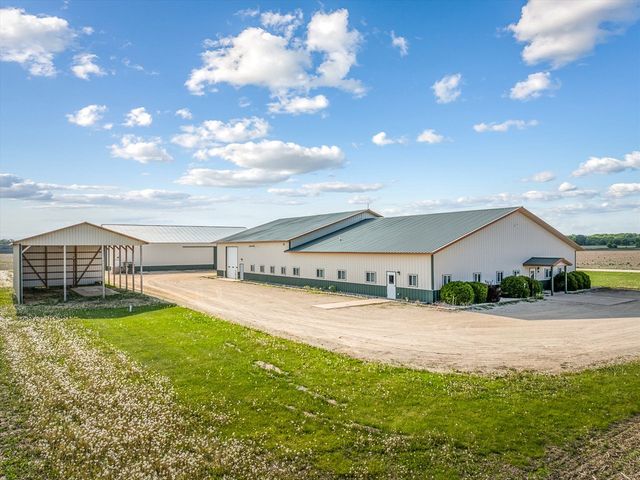 11635 Wange Road, Capron, IL 61012