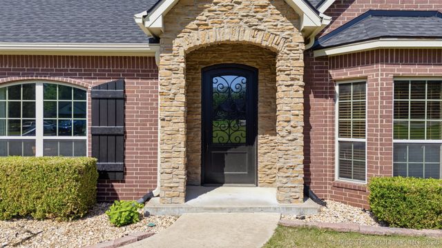 24612 S Wells Ranch Road, Claremore, OK 74019
