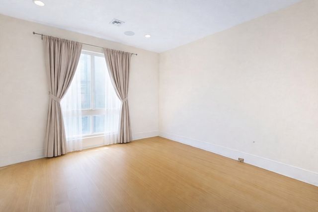 488 Dorchester Ave 3E, Boston, MA 02127