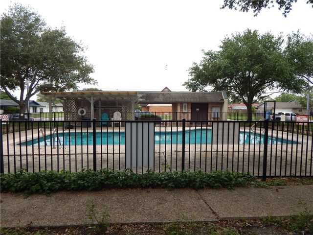 5432 Stonegate Way 16, Corpus Christi, TX 78411