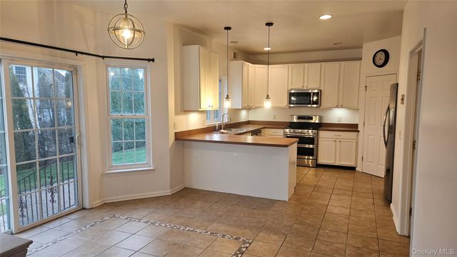 2719 Colonial Drive, New Windsor, NY 12553
