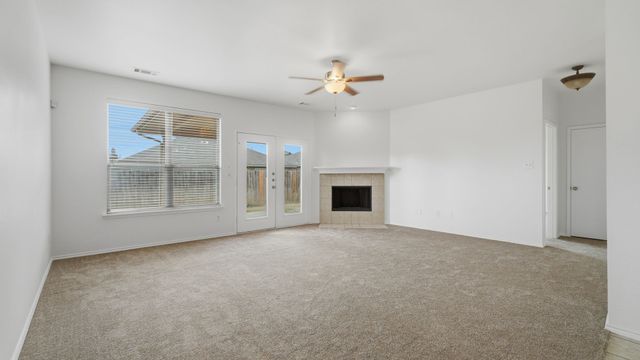 421 Sandy Creek Drive, Fort Worth, TX 76131