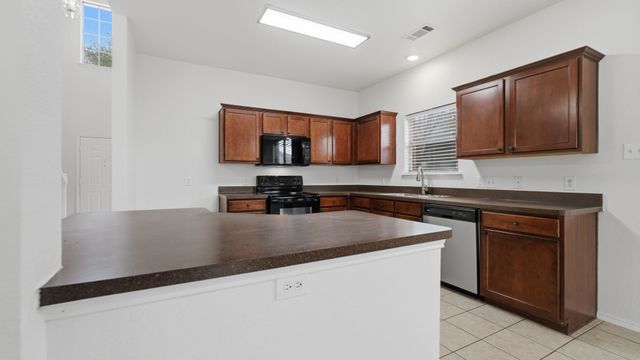 421 Sandy Creek Drive, Fort Worth, TX 76131