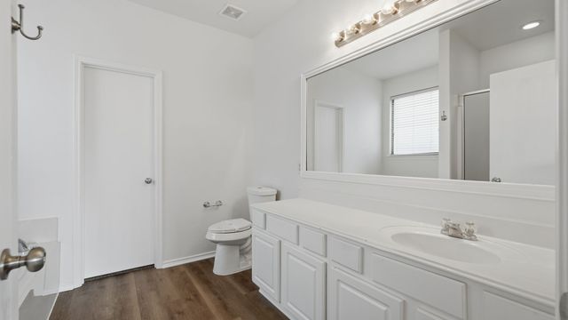 421 Sandy Creek Drive, Fort Worth, TX 76131