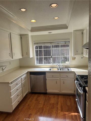 8 New Haven, Irvine, CA 92620