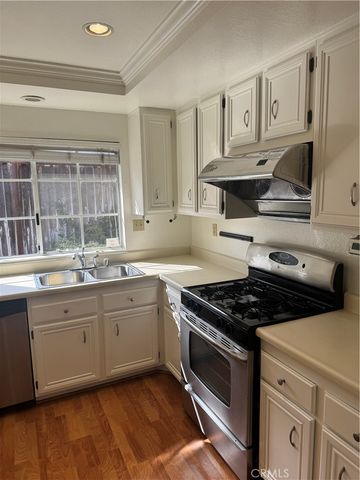 8 New Haven, Irvine, CA 92620