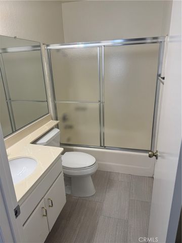 8 New Haven, Irvine, CA 92620