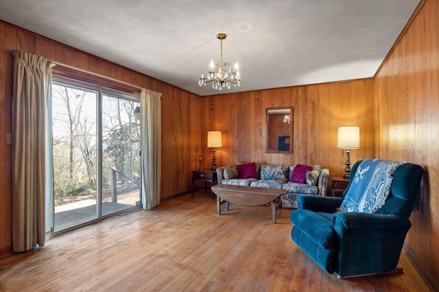 5904 Crestview Drive, Hixson, TN 37343