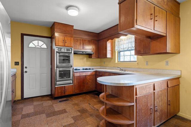 5904 Crestview Drive, Hixson, TN 37343