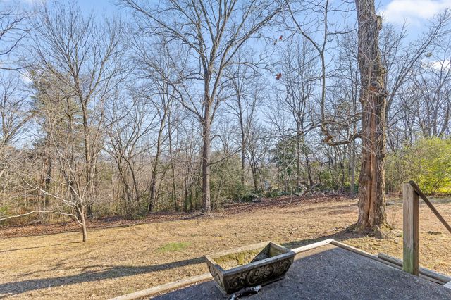 5904 Crestview Drive, Hixson, TN 37343