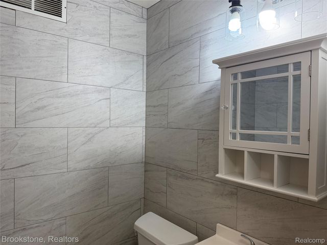 413 Forest Street, Westland, MI 48186