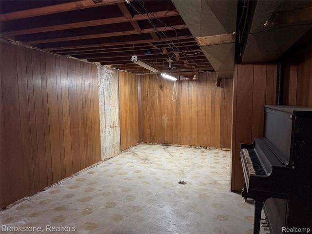 413 Forest Street, Westland, MI 48186