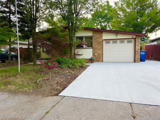413 Forest Street, Westland, MI 48186