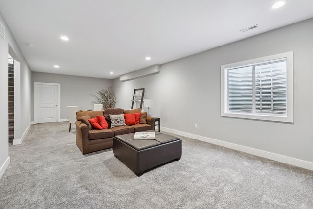 9369 Primo Lane, West Des Moines, IA 50266