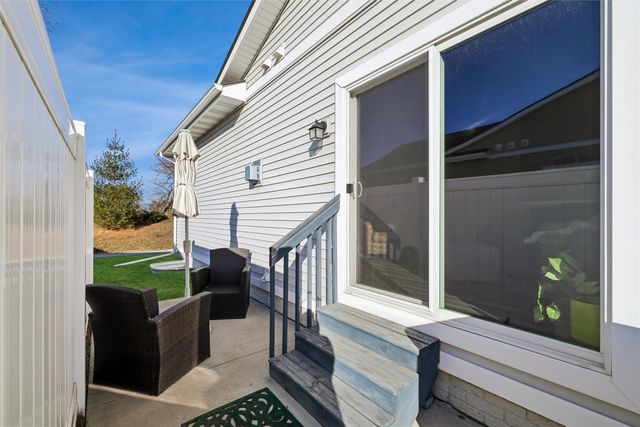 9369 Primo Lane, West Des Moines, IA 50266