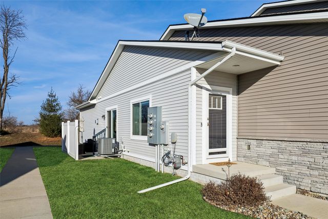 9369 Primo Lane, West Des Moines, IA 50266