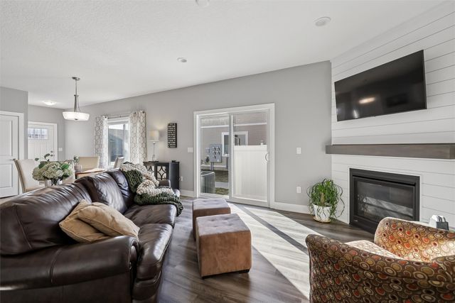 9369 Primo Lane, West Des Moines, IA 50266