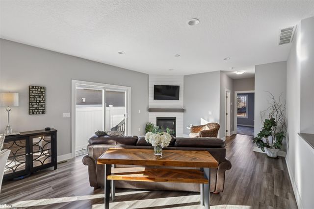 9369 Primo Lane, West Des Moines, IA 50266