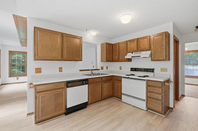 6621 Arlington Court, Chanhassen, MN 55317
