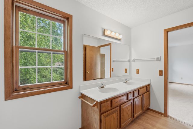 6621 Arlington Court, Chanhassen, MN 55317