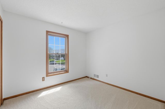 6621 Arlington Court, Chanhassen, MN 55317