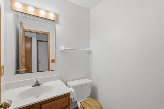 6621 Arlington Court, Chanhassen, MN 55317