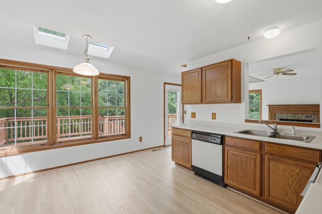 6621 Arlington Court, Chanhassen, MN 55317