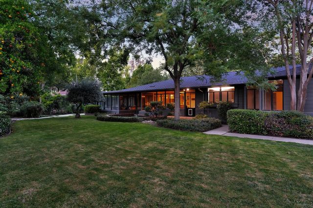 3865 N Wilson Avenue, Fresno, CA 93704