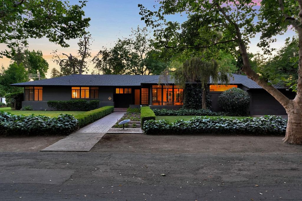3865 N Wilson Avenue, Fresno, CA 93704