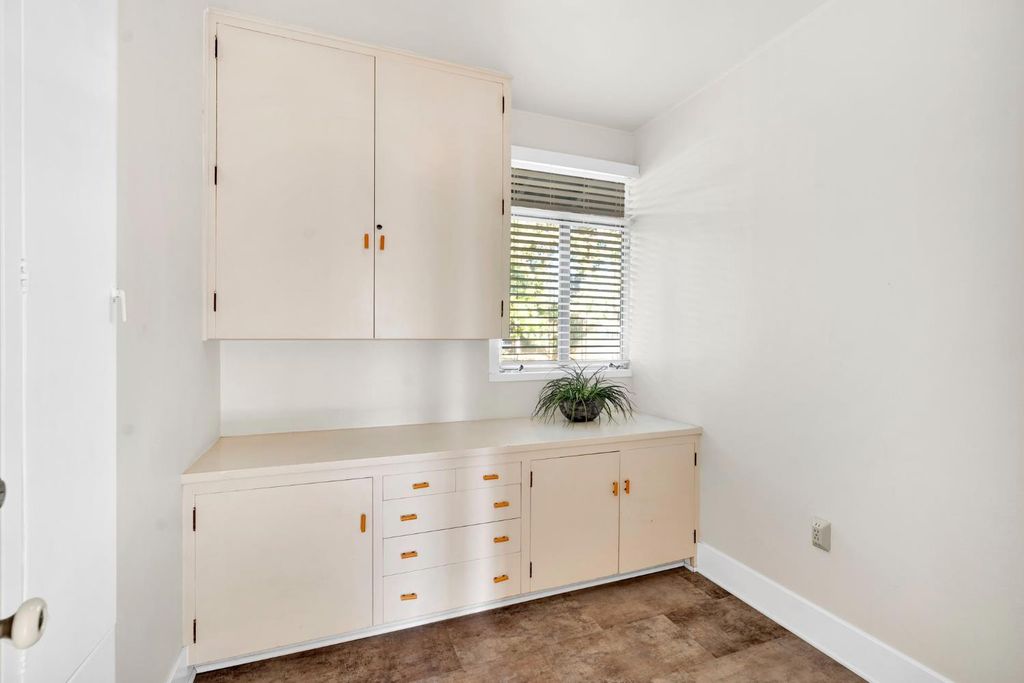 Image 29 of property listing at 3865 N Wilson Avenue, Fresno, CA 93704